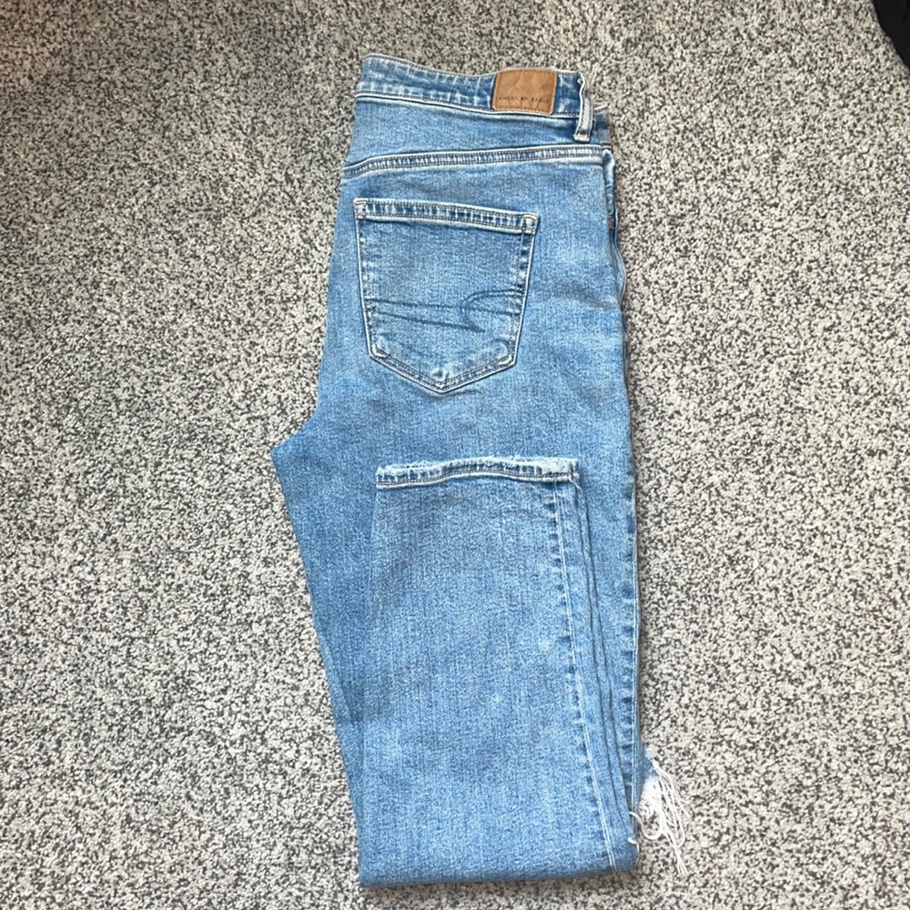 American Eagle Mom Jean Strigid Distressed Size 8